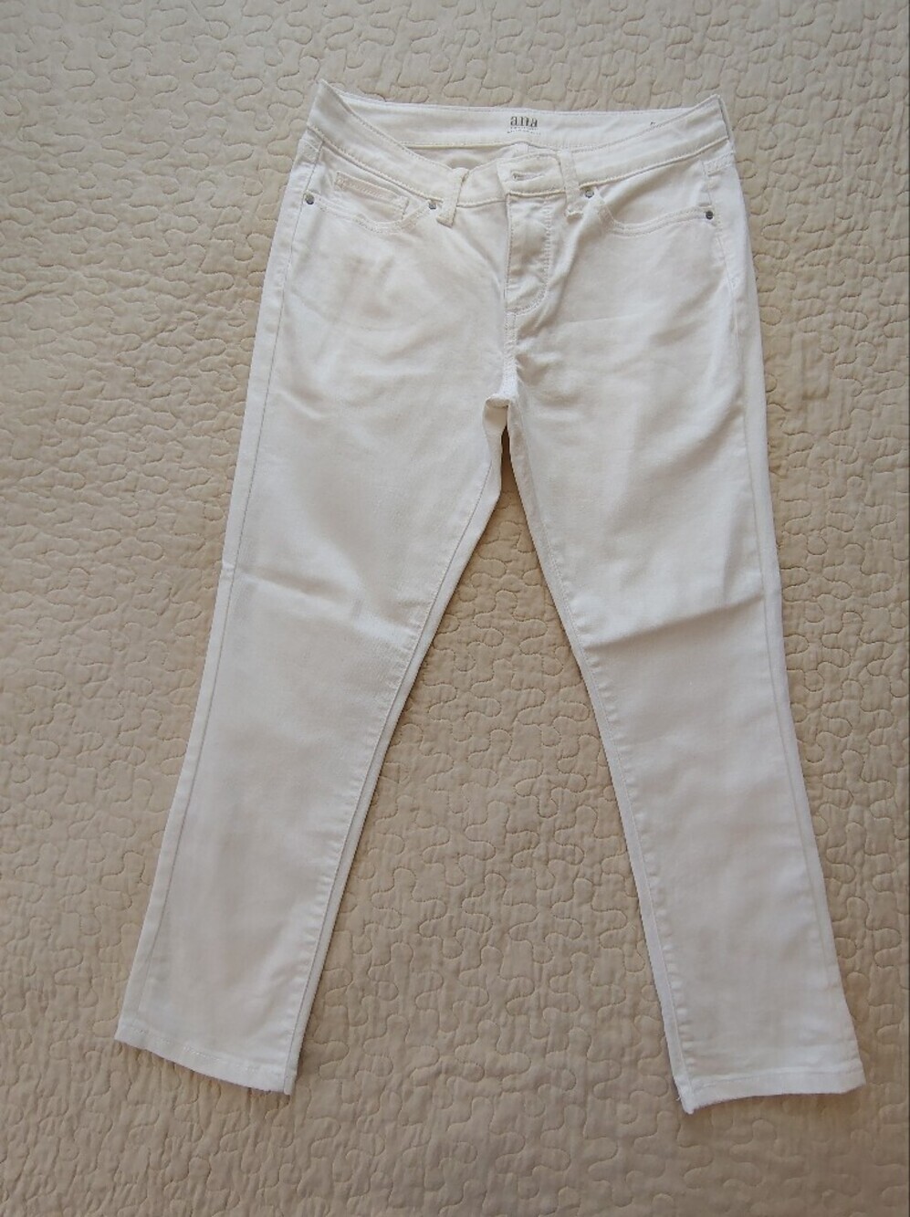a.n.a White Skinny Ankle Size 8